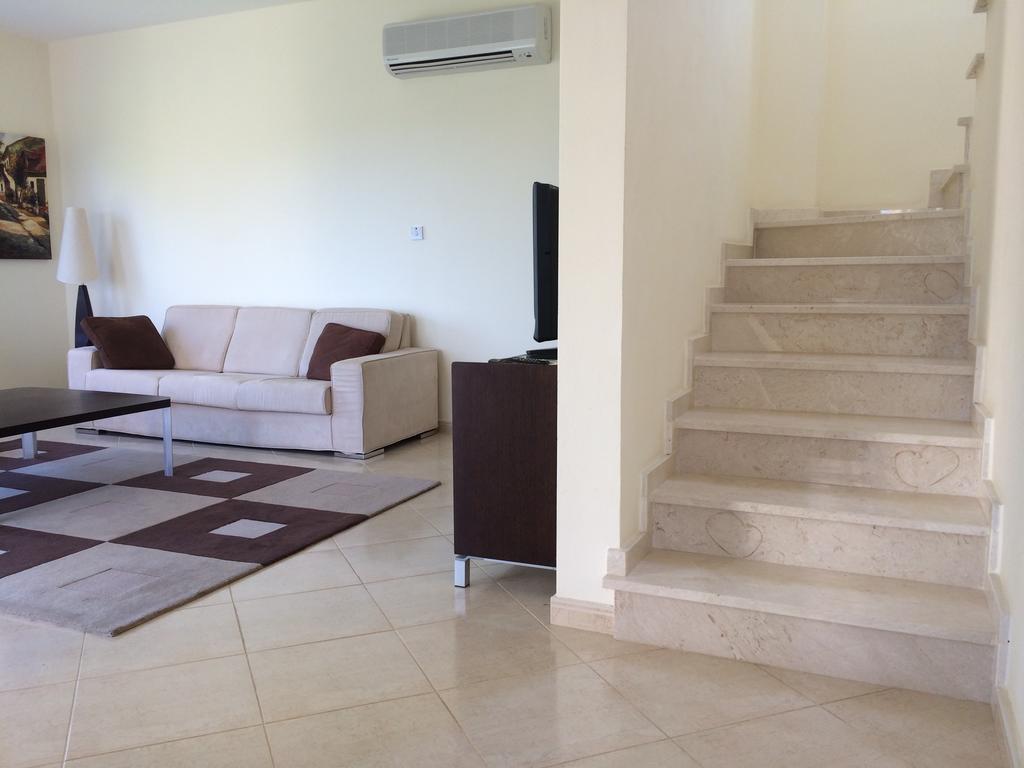Villa Riverside Polis Room photo